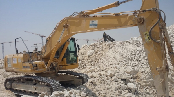 รถแบคโฮขนาด PC200 ยี่ห้อ KOMATฺฺSU