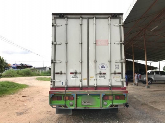 ขาย 565,000 บาท ISUZU ROCKY 175 แรง 1 เพลา ตู้ 10 บาน ยาว 7.2 เมตร FVM12MY เครื่อง 6BG1-175 แรง หัวบาง ยางดี คัสชีสวย แอร์เย็น เอกสารเล่ม ทะเบียน  รถอยู่  ชลบุรี โทร 0610710295  สนใจ รายการสินค้า อื่นๆ ที่ เว็ปไชค์ Truck2Hand  https://www.truck2hand.com/i