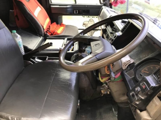 ขาย 565,000 บาท ISUZU ROCKY 175 แรง 1 เพลา ตู้ 10 บาน ยาว 7.2 เมตร FVM12MY เครื่อง 6BG1-175 แรง หัวบาง ยางดี คัสชีสวย แอร์เย็น เอกสารเล่ม ทะเบียน  รถอยู่  ชลบุรี โทร 0610710295  สนใจ รายการสินค้า อื่นๆ ที่ เว็ปไชค์ Truck2Hand  https://www.truck2hand.com/i