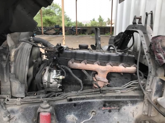 ขาย 565,000 บาท ISUZU ROCKY 175 แรง 1 เพลา ตู้ 10 บาน ยาว 7.2 เมตร FVM12MY เครื่อง 6BG1-175 แรง หัวบาง ยางดี คัสชีสวย แอร์เย็น เอกสารเล่ม ทะเบียน  รถอยู่  ชลบุรี โทร 0610710295  สนใจ รายการสินค้า อื่นๆ ที่ เว็ปไชค์ Truck2Hand  https://www.truck2hand.com/i