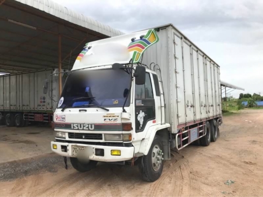 ขาย 565,000 บาท ISUZU ROCKY 175 แรง 1 เพลา ตู้ 10 บาน ยาว 7.2 เมตร FVM12MY เครื่อง 6BG1-175 แรง หัวบาง ยางดี คัสชีสวย แอร์เย็น เอกสารเล่ม ทะเบียน  รถอยู่  ชลบุรี โทร 0610710295  สนใจ รายการสินค้า อื่นๆ ที่ เว็ปไชค์ Truck2Hand  https://www.truck2hand.com/i