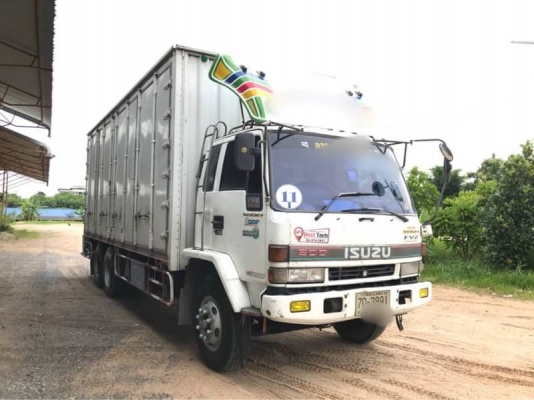 ขาย 565,000 บาท ISUZU ROCKY 175 แรง 1 เพลา ตู้ 10 บาน ยาว 7.2 เมตร FVM12MY เครื่อง 6BG1-175 แรง หัวบาง ยางดี คัสชีสวย แอร์เย็น เอกสารเล่ม ทะเบียน  รถอยู่  ชลบุรี โทร 0610710295  สนใจ รายการสินค้า อื่นๆ ที่ เว็ปไชค์ Truck2Hand  https://www.truck2hand.com/i
