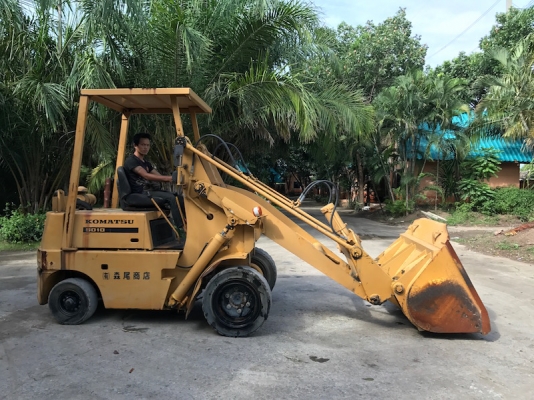 ขายรถตักKOMATSU SD10 ตัก1คิว เสา3เมตร สวยเดิมจากญี่ปุ่น ยังไม่เคยใช้ในไทย 185,000เท่านั้น!!