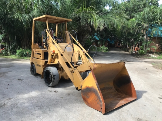 ขายรถตักKOMATSU SD10 ตัก1คิว เสา3เมตร สวยเดิมจากญี่ปุ่น ยังไม่เคยใช้ในไทย 185,000เท่านั้น!!