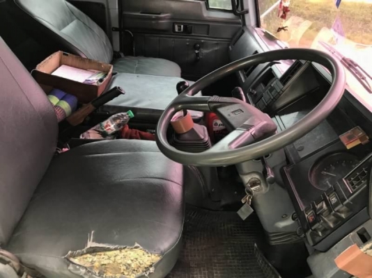 ขาย 645,000 บาท ISUZU ROCKY 195 แรง 1 เพลา ตู้ 10 บาน ยาว 7.2 เมตร (6 ล้อแปลง 10 ล้อ ลงเล่มแล้ว ) เครื่อง 6HE1-195 แรง หัวบาง ยางดี คัสชีสวย แอร์เย็น เอกสารเล่ม ทะเบียน  รถอยู่  ชลบุรี โทร 0610710295  สนใจ รายการสินค้า อื่นๆ ที่ เว็ปไชค์ Truck2Hand  https