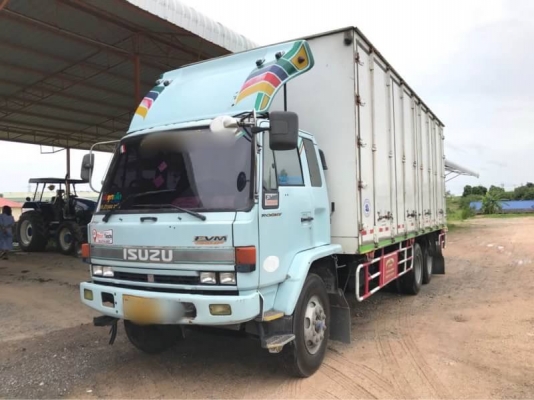 ขาย 645,000 บาท ISUZU ROCKY 195 แรง 1 เพลา ตู้ 10 บาน ยาว 7.2 เมตร (6 ล้อแปลง 10 ล้อ ลงเล่มแล้ว ) เครื่อง 6HE1-195 แรง หัวบาง ยางดี คัสชีสวย แอร์เย็น เอกสารเล่ม ทะเบียน  รถอยู่  ชลบุรี โทร 0610710295  สนใจ รายการสินค้า อื่นๆ ที่ เว็ปไชค์ Truck2Hand  https