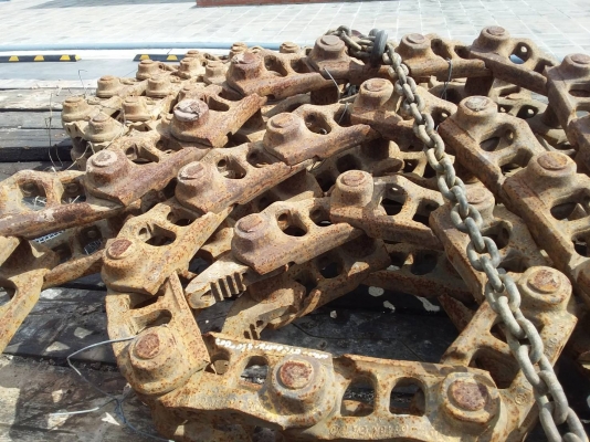ขายโซ่เปล่า รถแทรกเตอร์ CAT-D-4-H สภาพตามรูป.บู้ชน้้ำมัน ตรา CAT ขายไม่แพงครับ