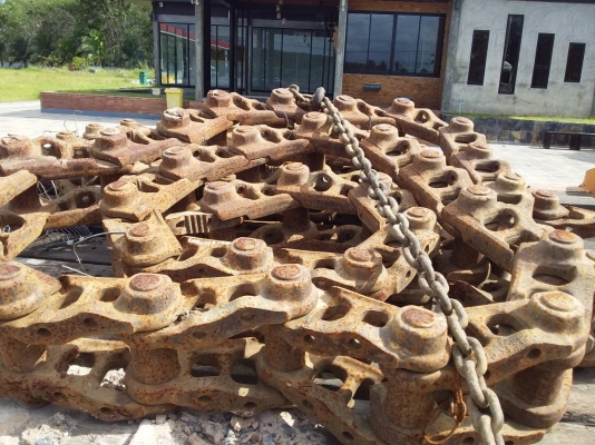 ขายโซ่เปล่า รถแทรกเตอร์ CAT-D-4-H สภาพตามรูป.บู้ชน้้ำมัน ตรา CAT ขายไม่แพงครับ