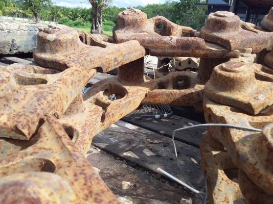 ขายโซ่เปล่า รถแทรกเตอร์ CAT-D-4-H สภาพตามรูป.บู้ชน้้ำมัน ตรา CAT ขายไม่แพงครับ