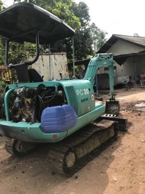 KOMATSU PC 30-7