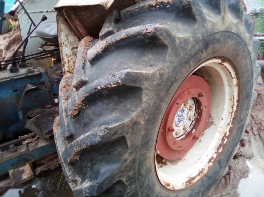 ขายรถไถฟอด77t3อยางดีเครื่องดีตามสภาพพร้อมใช้สนใจโทร0641019335/0807346335