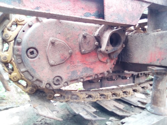 ขายช่วงล่างรถเกี่ยวข้าว10htเพาใหญ่พร้อมชุดสะโพกชุดเฟรมสเตอล้อนำครบสนใจโทร0641019335/0807346335