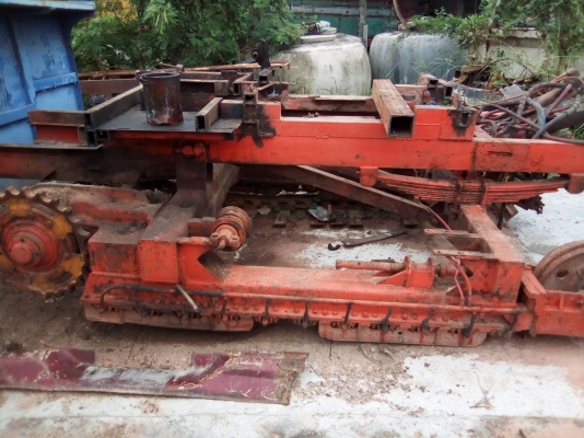 ขายช่วงล่างรถเกี่ยวข้าว10htเพาใหญ่พร้อมชุดสะโพกชุดเฟรมสเตอล้อนำครบสนใจโทร0641019335/0807346335