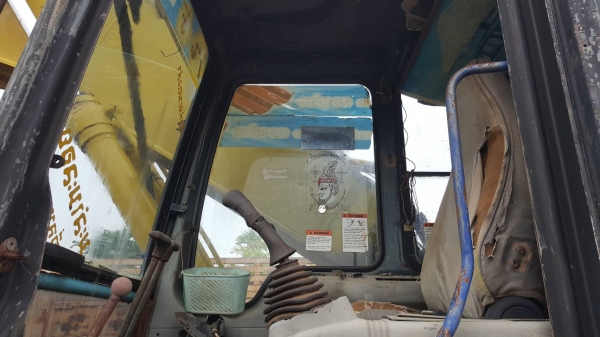 ขาย แบคโฮ KOMATSU PC200-6 ใส่เครื่อง MITSU 6D16 195 แรงม้า ปั้มเดิม ช่วงล่างเต็ม ไฟฟ้าตัดแล้ว เอกสารใบซื้อขาย