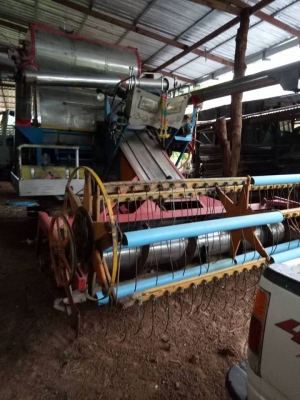 ขายรถเกี่ยวข้าวไทยเส็ง เครื่อง210 ปั๊ม23โซ่ดี มอเตอร์90ช่วงล่าง10 สภาพพร้อมทำงาน