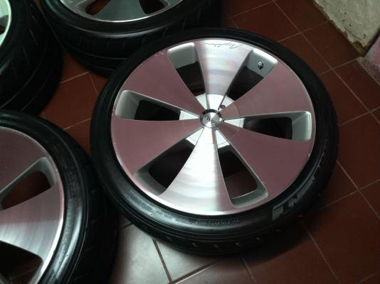 แม็ก DAD แท้ 19 นิ้ว ยาง Nitto NT05 225-40R19