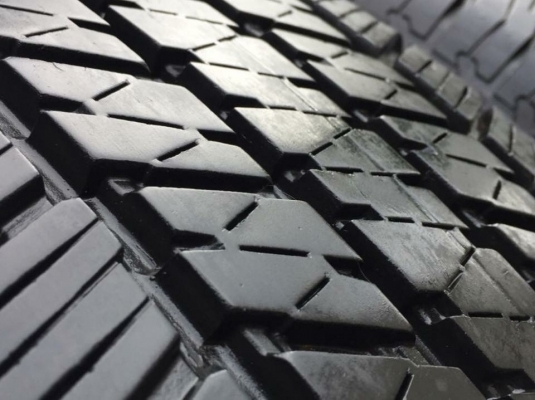ยาง Bridgestone 265 65 17 ปี17 ดอกเต็ม ไม่มีปะ ใช้ยาว ราคาไม่แพง