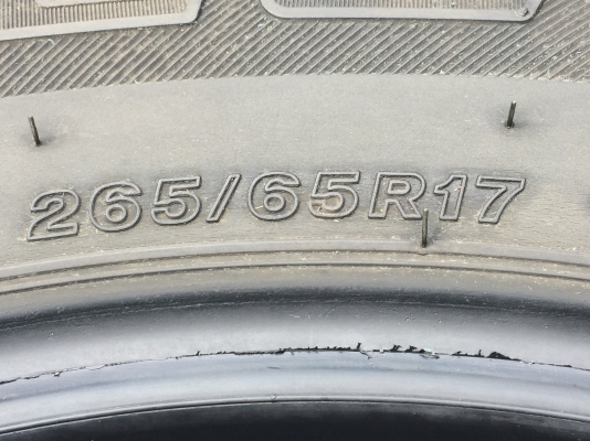 ยาง Bridgestone 265 65 17 ปลายปี17 ดอกเต็ม ใช้ยาว ราคาไม่แพง