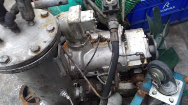 หัวปั๊มลมสกรูพร้อมดรายเออร์