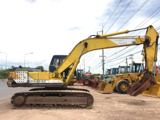 ขายรถขุด KOBELCO SK220 MARK 3 หัวแม่เหล็ก รถนอกนำเข้าเองจากญี่ปุ่น สภาพสวยพร้อมใช้ มีVDOการทำงานครับ