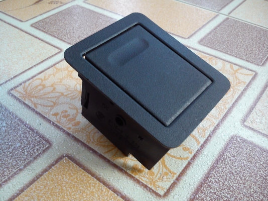 ช่องที่เขี่ยบุหรี่ด้านหลัง BMW3 E36