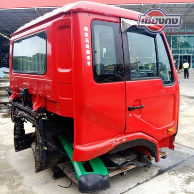 หัวเก๋ง Nissan UD Condor หน้า V สีสดๆ สภาพภายนอก-ภายใน พร้อมใช้งานเอาไปวางแทนหัวเก่าได้เลย