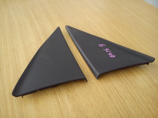 สามเหลี่ยมปิดหลังกระจกมองข้าง BMW E36 เเท้ สามเหลี่ยมปิดหลังกระจกมองข้าง BMW E36 เเท้