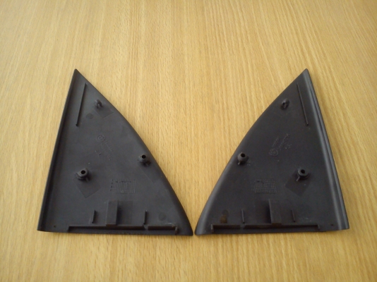 สามเหลี่ยมปิดหลังกระจกมองข้าง BMW E36 เเท้ สามเหลี่ยมปิดหลังกระจกมองข้าง BMW E36 เเท้