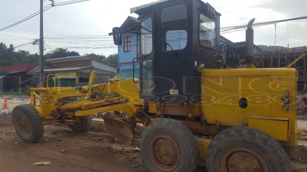 ขายด่วน รถเกรด komatsu GD28 เครื่องดี พร้อมใช้งาน มีเอกสารซื้อขาย เพียง 320000 บาท