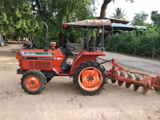 เก่านอกL1-18 สองเพลา พร้อมผาลหลัง เก่านอกL1-18 สองเพลา พร้อมผาลหลัง