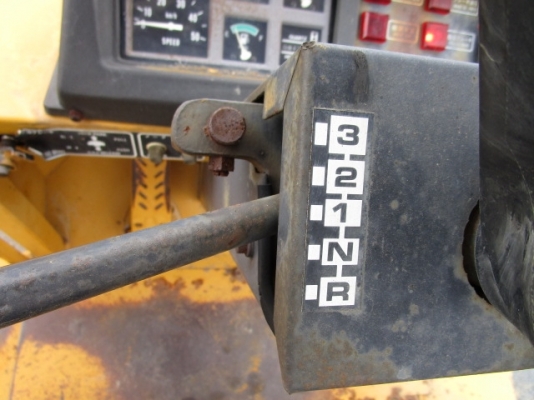 ขายรถตัก ยี่ห้อTCM รุ่น 820-2 ขายรถตัก ยี่ห้อTCM รุ่น 820-2