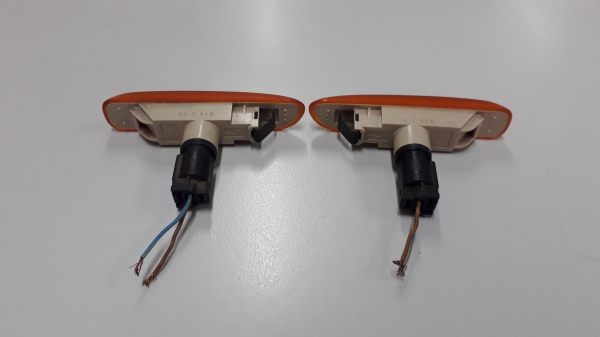 ไฟเลี้ยวแก้ม BMW E46 แท้ สีส้ม