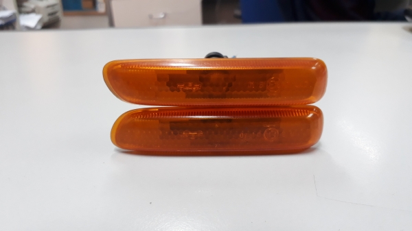 ไฟเลี้ยวแก้ม BMW E46 แท้ สีส้ม