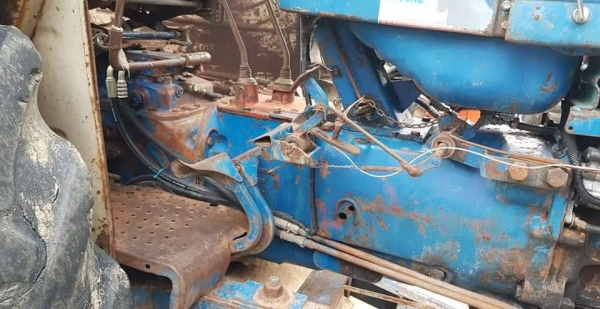 ขายครับ ford 6600 เสื้อลาย ใบดันหน้า ผานหลัง เล่มพร้อม