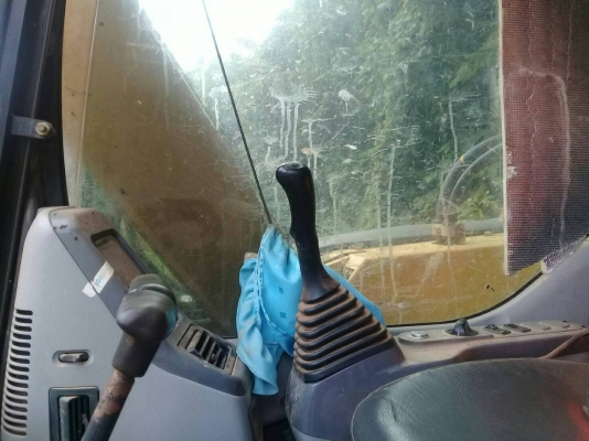 ขายเหมาคู่ 2 คัน KOMATSU PC78US 2 คัน มีหัวกระแทก 1 คัน เอกสารเล่ม ราคา 1250000