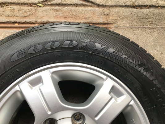 ล้อแม็ก Chevrolet ขอบ 15 พร้อมยาง 215-70-15 GoodYear  ปี 13