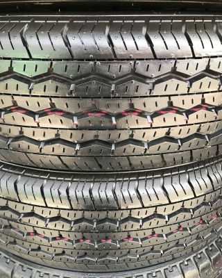 ยางป้ายแดง 195-15 Bridgestone RD-613 ปี 18 มีตุ่มทุกเส้น