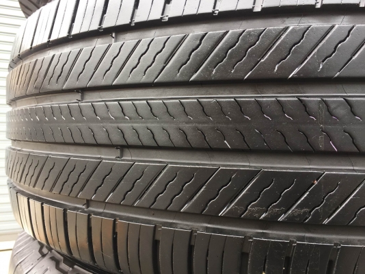 ขายยาง MICHELIN PRIMACY SUV 265-70-16 ปี15 ชุดละ 7,900 บาท ขายยาง MICHELIN PRIMACY SUV 265-70-16 ปี15 ชุดละ 7,900 บาท