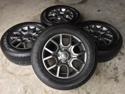 ขายล้อป้ายแดง FORD FX4 ขอบ18 พร้อมยาง BRIDGESTONE 684II 265-60-18 ปี17 ชุดละ 23,500 บาท