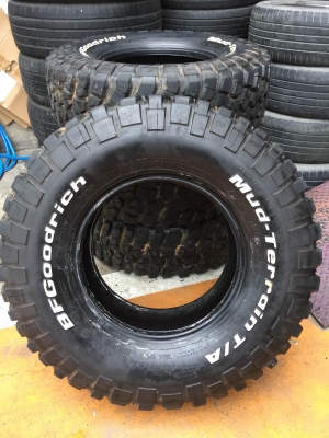 ขายยาง BF Goodrich Mud-Terrain T/A KM2 285-75-16 ปี14 ชุดละ 19,500 บาท ขายยาง BF Goodrich Mud-Terrain T/A KM2 285-75-16 ปี14 ชุดละ 19,500 บาท
