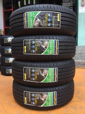 ขายยางใหม่ GOODYEAR EfficienGrip PERFORMANCE SUV 225-65-17 ปี18 ชุดละ 14,900 บาท