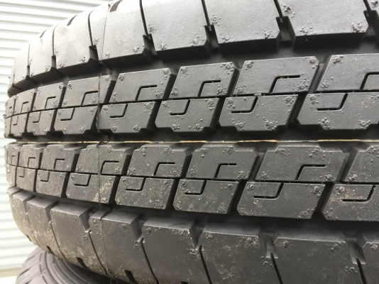 ขายล้อกระทะป้ายแดง D-Max ขอบ15 6รู พร้อมยาง DUNLOP LT36 215-70-15 ปี18 ชุดละ 9,000 บาท แยกยาง 7,500 บาท
