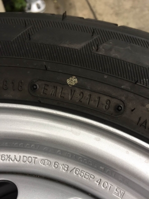 ขายล้อกระทะป้ายแดง D-Max ขอบ15 6รู พร้อมยาง DUNLOP LT36 215-70-15 ปี18 ชุดละ 9,000 บาท แยกยาง 7,500 บาท