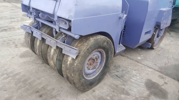 ขายรถบด Komatsu JV40 ขายรถบด Komatsu JV40