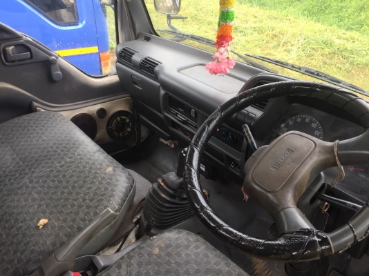 ISUZU NKR130 ปี50 ทะเบียนพร้อม ISUZU NKR130 ปี50 ทะเบียนพร้อม