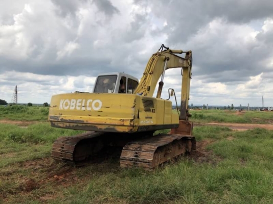 ขาย 495,000 บาท KOBELCO SK200 MARK 3 ไฟฟ้าครบ เก๋งเทา เครื่อง 6D31-Turbo แรงดี ปั่มแรง โช่หนา เอวแน่น เอกสารอินวอยท์.  รถอยู่ อุดรธานี โทร 0610710295  สนใจ รายการสินค้า อื่นๆ ที่ เว็ปไชค์ Truck2Hand  https://www.truck2hand.com/index.php?actions=content/se