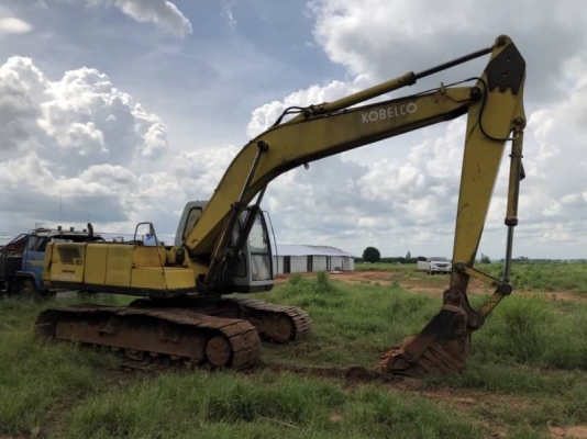 ขาย 495,000 บาท KOBELCO SK200 MARK 3 ไฟฟ้าครบ เก๋งเทา เครื่อง 6D31-Turbo แรงดี ปั่มแรง โช่หนา เอวแน่น เอกสารอินวอยท์.  รถอยู่ อุดรธานี โทร 0610710295  สนใจ รายการสินค้า อื่นๆ ที่ เว็ปไชค์ Truck2Hand  https://www.truck2hand.com/index.php?actions=content/se