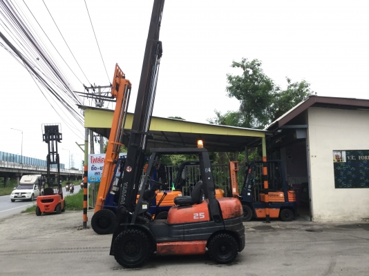 อาร์ ซี เอช โฟรคลิฟท์ ขาย โตโยต้า รุ่น 6 ดีเซล 2.5 ตัน