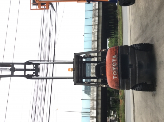 อาร์ ซี เอช โฟรคลิฟท์ ขาย โตโยต้า รุ่น 6 ดีเซล 2.5 ตัน