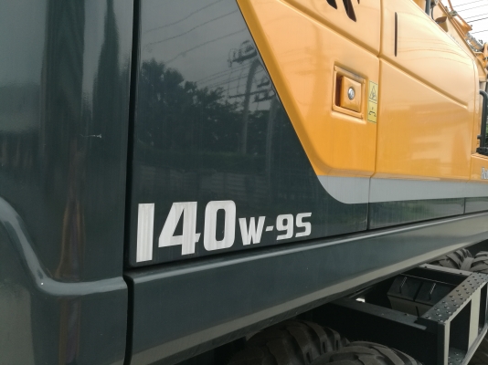 ขาย Hyundai 220-9S รถใหม่ นำเข้าจากเกาหลี สนใจติดต่อ 0892219630 คุณบี ID LINE beassist